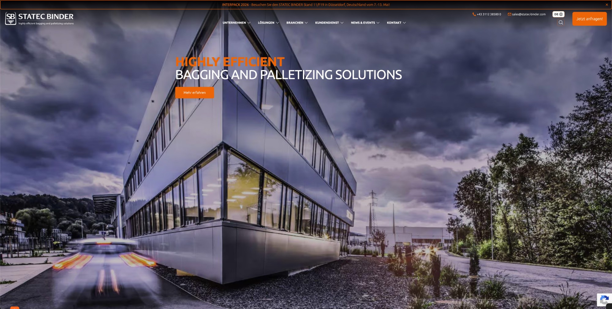 STATEC BINDER homepage hero — the company HQ in Gleisdorf with the headline 'Highly efficient bagging and palletizing solutions'